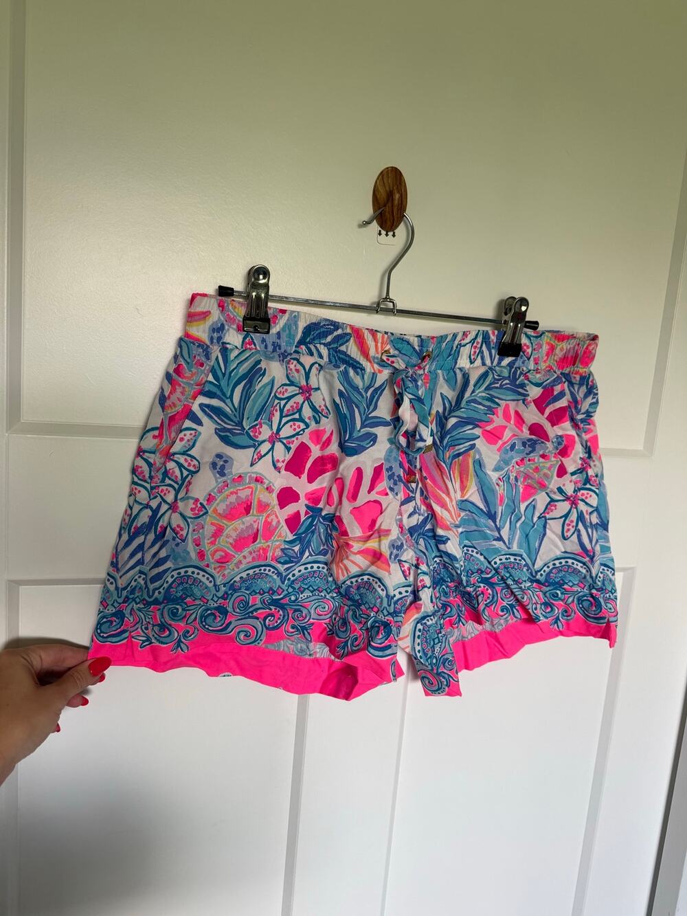 Lilly Pulitzer Ocean Trail Shorts Size M Pink Blue Tropical Floral Border Print